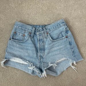 Women’s Levi 501 Jean shorts light wash size 25 (fit more like a 24)